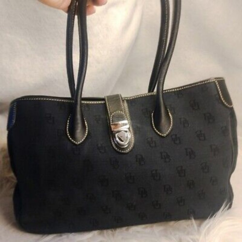 Authentic black Dooney & Bourke purse handbag
